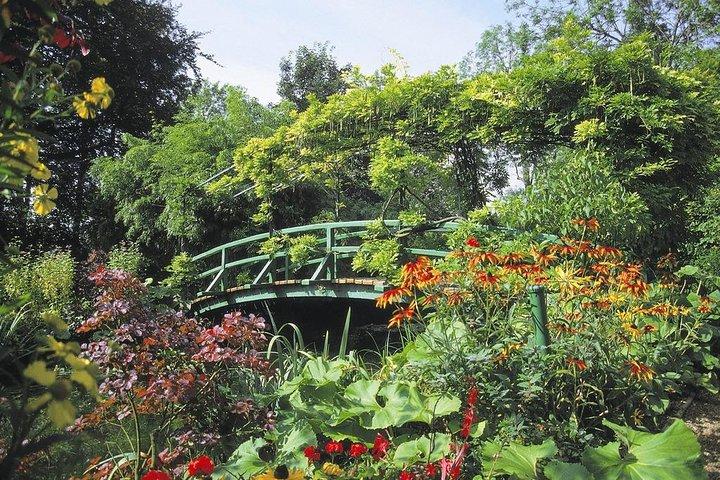 Giverny and Versailles Private Full-Day Tour