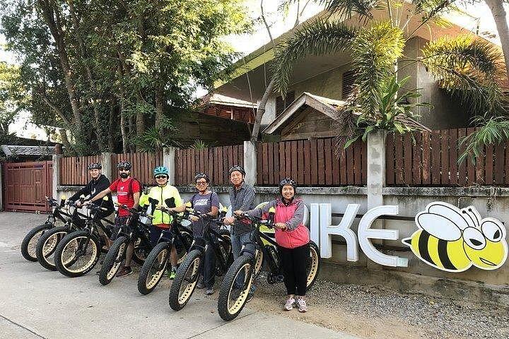 Half-day E-bike Nam Phrae (hilly, fully paved roads, GUIDED)