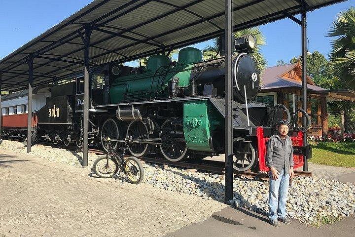 Half-day E-bike Nam Phrae (hilly, fully paved roads, GUIDED)
