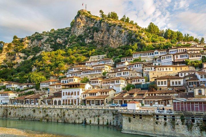 BERAT (UNESCO) - Fra Tirana