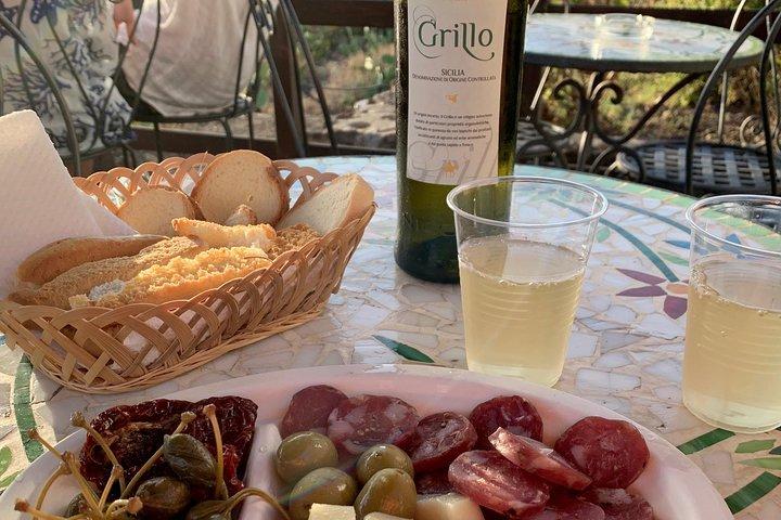 Aperitivo a Ginostra e la Sciara del Fuoco - Giro in barca (piccolo gruppo al bordo)