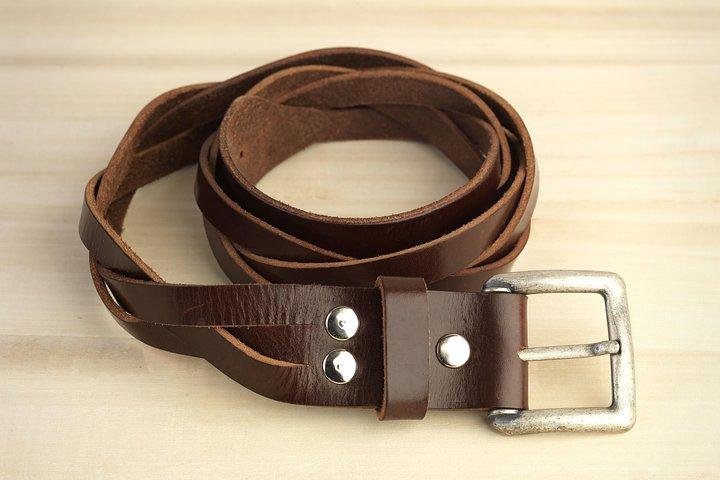 Leathercraft Workshop in the Rastro of Madrid