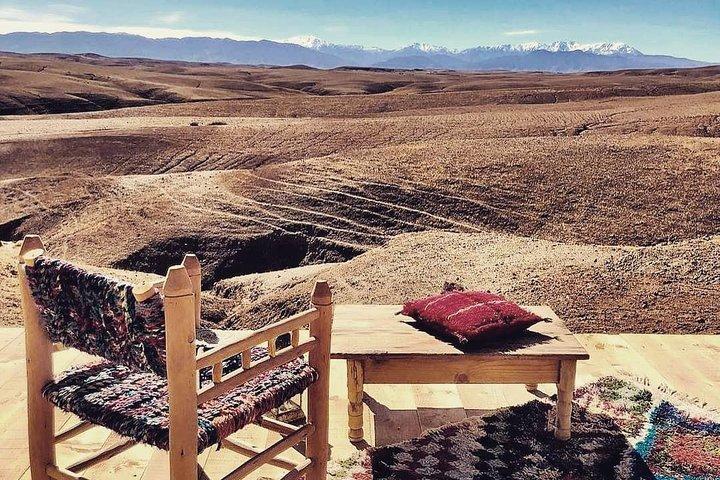 Ganztagesausflug nach Desert Agafay von Marrakech & Berber Villages mit Kamelritt