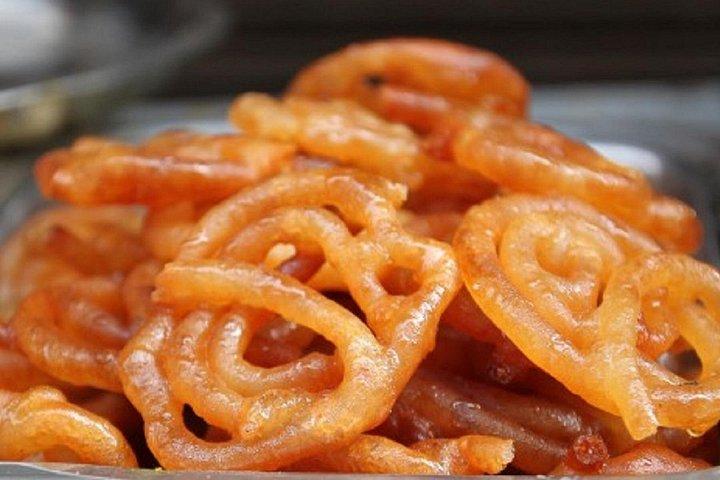 ジャイサルメール プライベート フード クロール (ガイド付き本格的な食べ物のテイスティング ツアー)