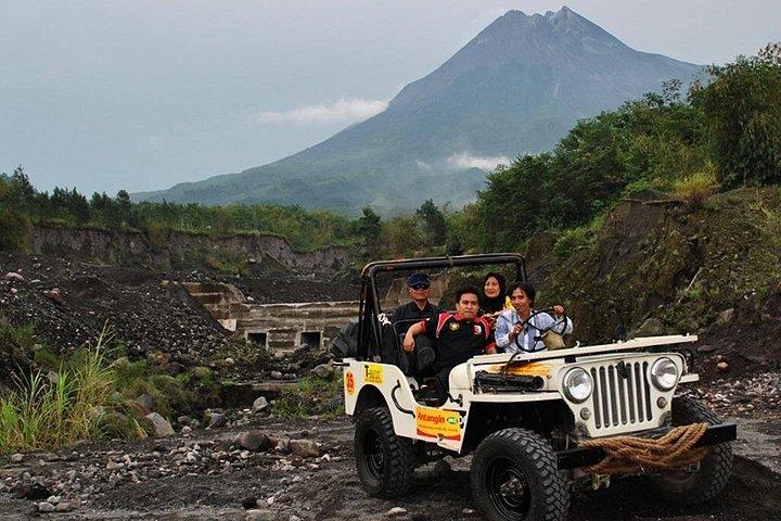 Visite d'une Journée de Merapi au Départ de Yogyakarta avec Guide Francophone