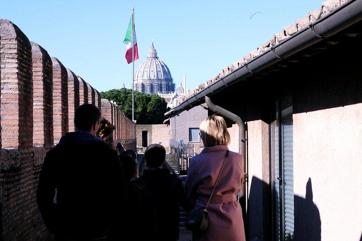 マンマ・ミーア！サンタンジェロ城内のミステリーを発見するツアー