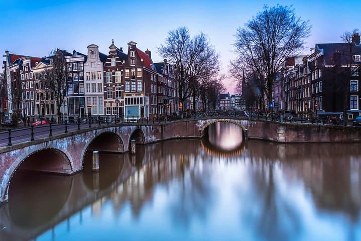 VIP Amsterdam Airport Departure Transfer