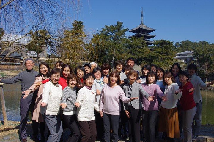 Profitez de 1 300 ans de charme de Nara en 3 heures ! Visite classique du parc Nara avec un guide au départ de la gare JR Nara