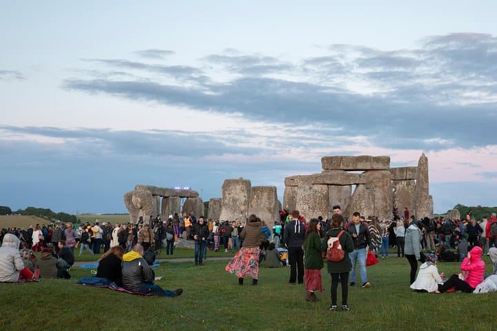 Stonehenge Tour via Winchester: LDN or Southampton