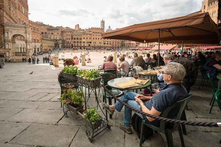 Excursion privée d'une journée en Toscane et dégustation de vins au départ de Florence