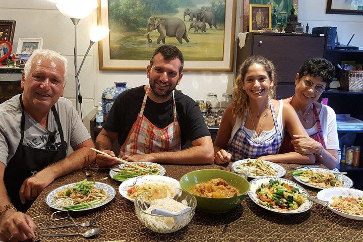 Private Thai Home Cooking Lesson (since 2004)
