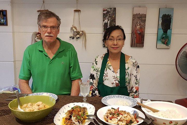 Private Thai Home Cooking Lesson (since 2004)