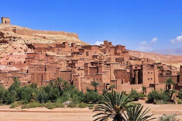 "Da Ouarzazate a Marrakech: il tuo comodo trasferimento privato"