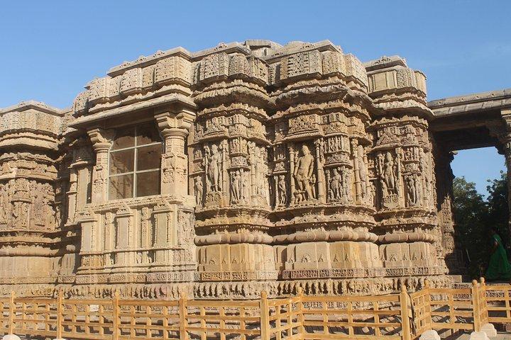 Patan Stepwell und Modhera Sun Temple aus Ahmedabad
