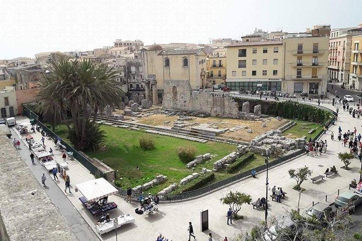 2 Hours Calessino/ Tuk tuk Tour to Syracuse and Ortigia Island