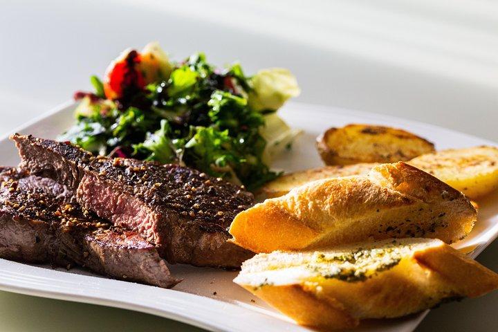 Excursão privada de comida e bebida em Praga