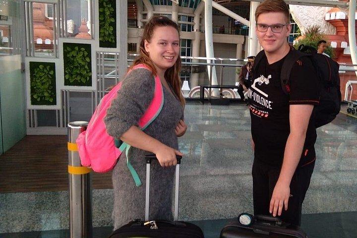 （DPS）ングラライ空港からジンバランエリアへの空港送迎バリ