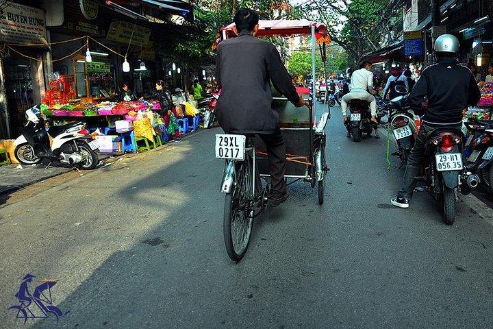 Tour privado: recorrido en ciclo del casco antiguo de Hanoi (2 horas)
