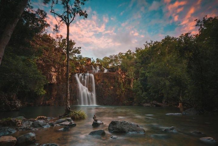 Viagem diurna com tudo incluído ao Waterfall Explorer saindo de Airlie Beach