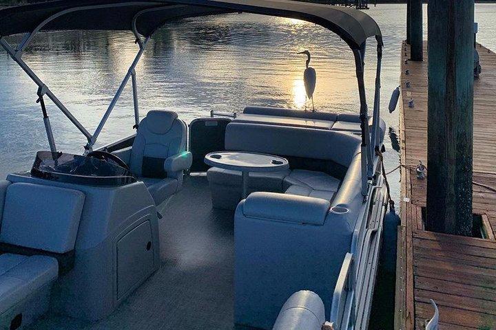 2-timers privat Hilton Head Pontoon-bådudlejning