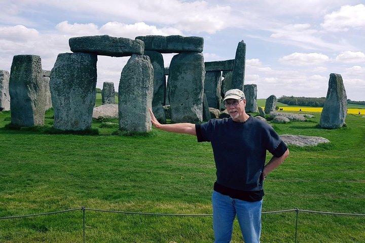 バースとストーンヘンジを訪れる：ロンドン発黒タクシーのプライベート日帰り旅行