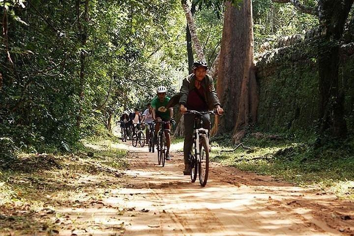 Angkor Wat e Bayon: il sorridente Temple Bike Tour