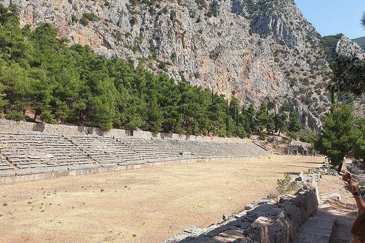Full day Delphi private tour