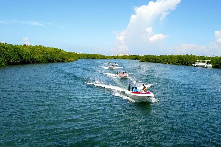 CANCUNでスピードボート＆シュノーケルを運転する体験をライブ
