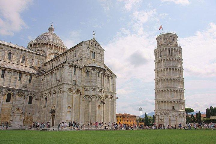Excursión privada de un día desde Florencia a Pisa, Lucca y Vinci