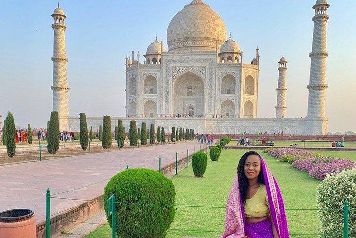 Taj Mahal Day Trip from Delhi with Agra Fort & Fatehpur Sikri