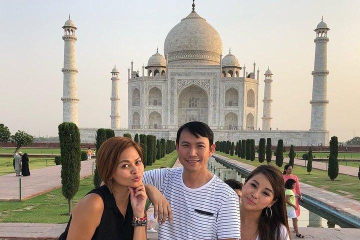 Taj Mahal Day Trip from Delhi with Agra Fort & Fatehpur Sikri