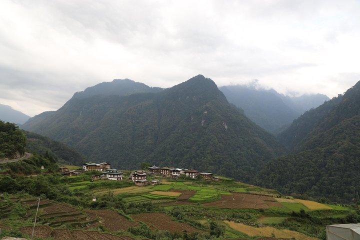 9-Day HimalayanCruiser, The Ultimate Luxury Bhutan Cultural Tour