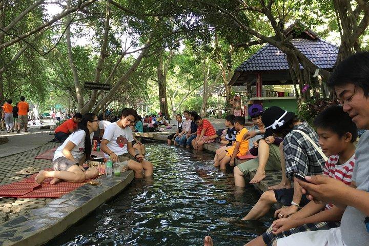 Chiang Mai Half Day Tour Sankampaeng Hot Spring & Håndværk (minimum 2 pax)
