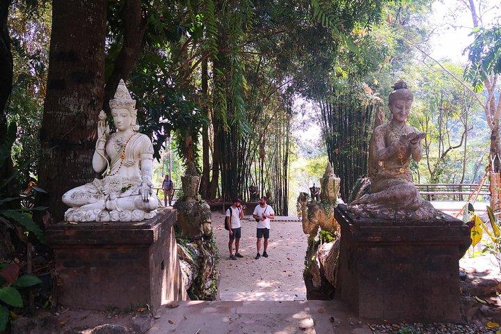Doi Suthep Temple Wat Pha lat Monk Trail Temple
