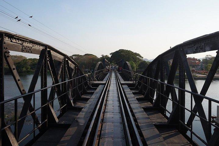 バンコク発：ジース博物館とデス鉄道で行くクワイ川ツアー
