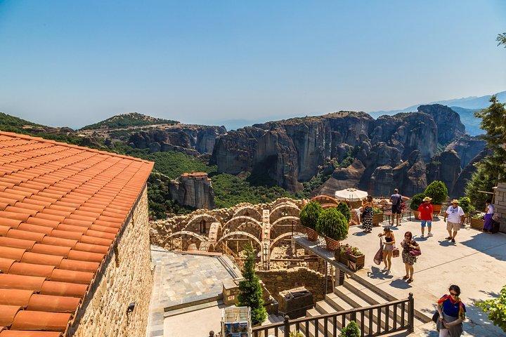 Athens: Meteora Monasteries, Hermit Caves Tour with Pickup