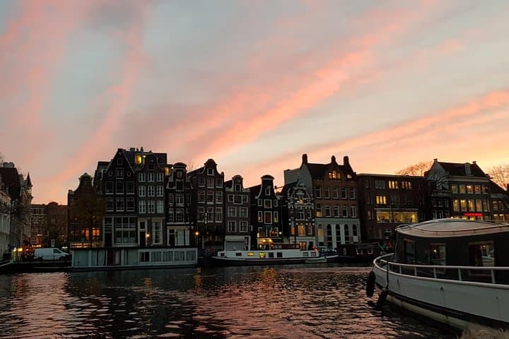 Amsterdam Evening Cosy & Small Cruise & Drinks and Bites - Sunset