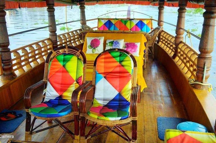 Kochi Private Tour: Kerala Backwater Shikara (Shaded Canoe Boat) cruzeiro de dia
