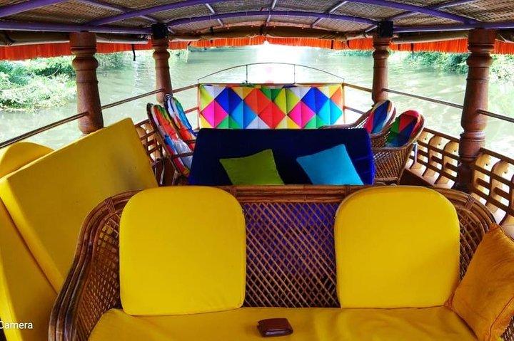 Kochi Private Tour: Kerala Backwater Shikara (Shaded Canoe Boat) cruzeiro de dia