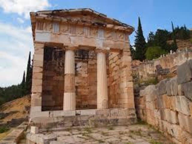 Delphi & Thermopylae Full Day Private Tour from Athens