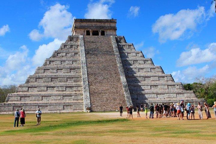 Chichen Itza Tour: Valladolid & Cenote Adventure with Buffet