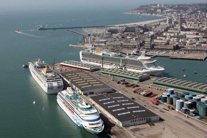 プライベート送迎：ビジネスカーでパリ空港CDGからルアーブル港へ