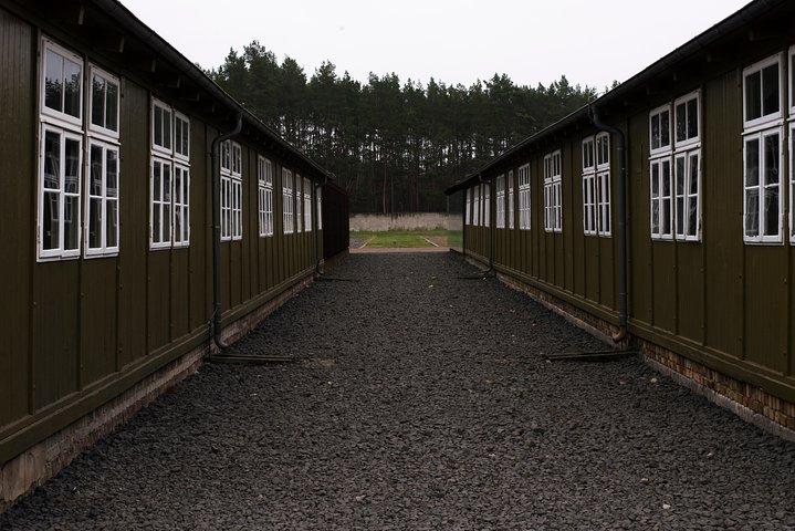 Privat Berlin & Sachsenhausen strandutfärd från Warnemünde och Rostock hamn