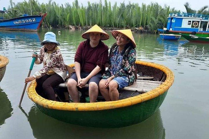 Kleine groep Shore Excursion to Row Basket Boat - Hoi An Ancient City - Foot Bath