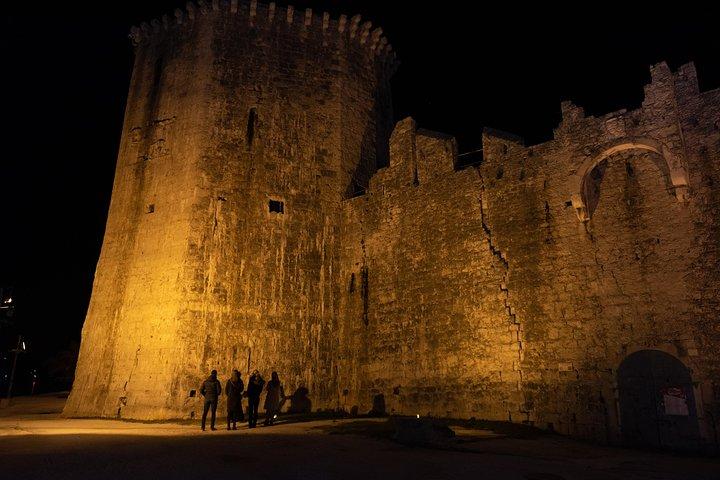 Tour notturni Trogir e Split - Miti e leggende del vecchio tour di Trogir
