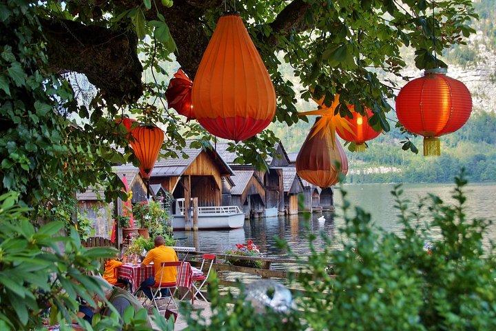Traslado privado de Múnich a Viena con una parada de turismo de 2 horas en Hallstatt