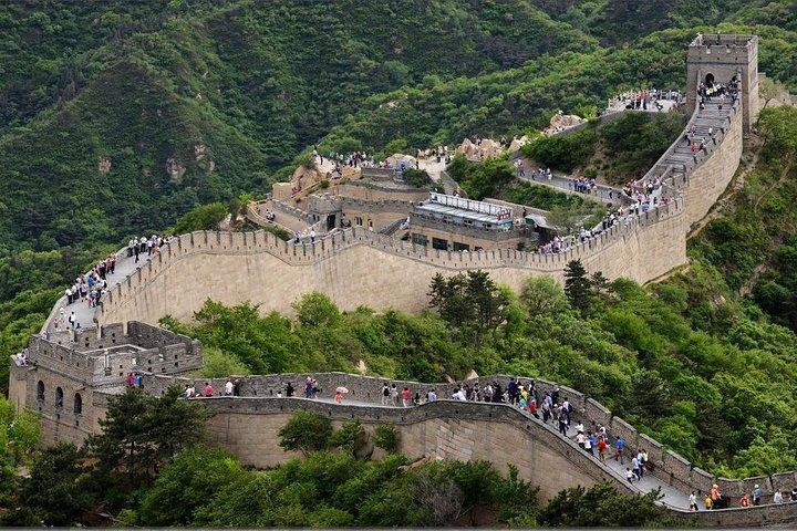 万里の長城と明代墓を含む民間北京日帰り旅行