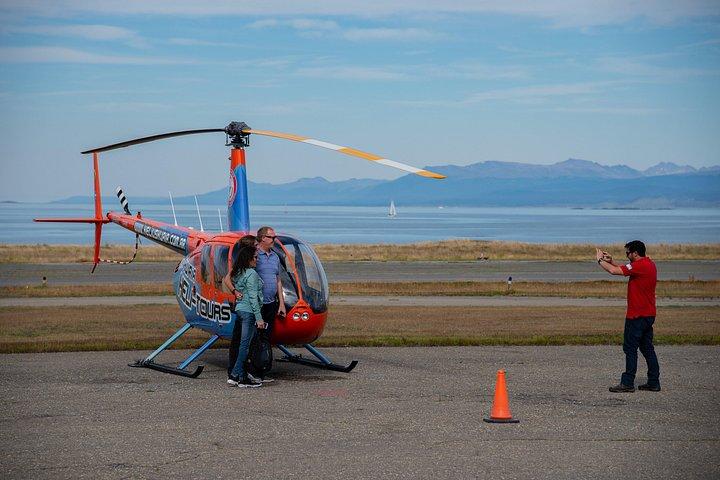 Helicopter Overflight - Landing in the Cordillera - A30