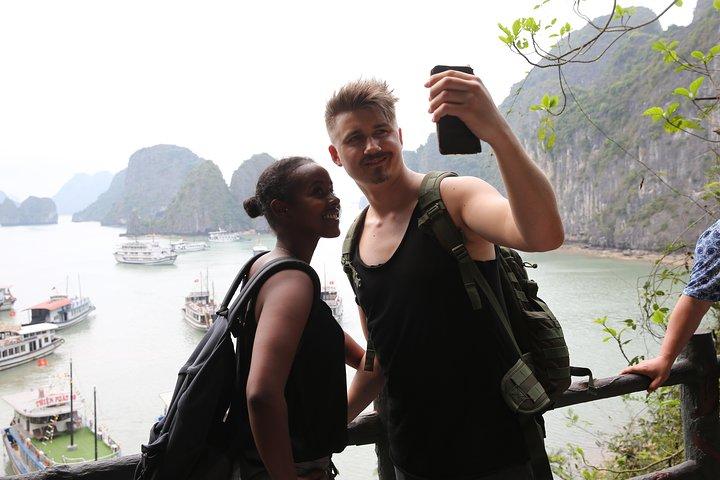 Halong Bay 6 ore sulla superstrada da Hanoi / Halong