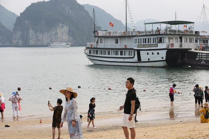 Halong Bay 6 ore sulla superstrada da Hanoi / Halong